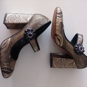 Etro embroidered Mary Jane pumps with jewel, black and gold, size 38